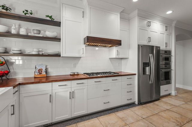 2358 Cumberland Drive, Redding, CA 96001