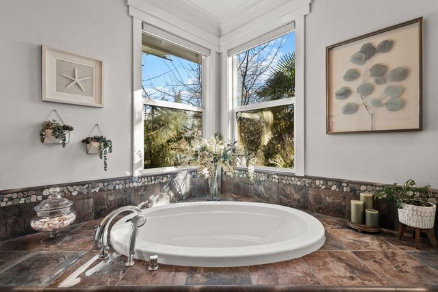 2358 Cumberland Drive, Redding, CA 96001