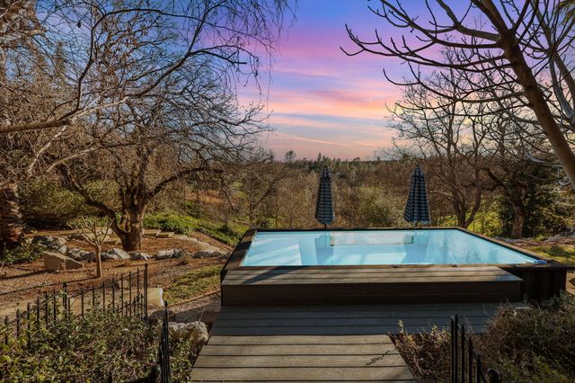 2358 Cumberland Drive, Redding, CA 96001