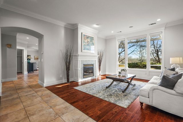 2358 Cumberland Drive, Redding, CA 96001