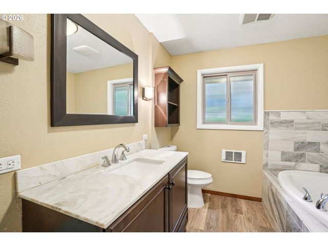 12444 Sw 57TH Ave, Portland, OR 97219