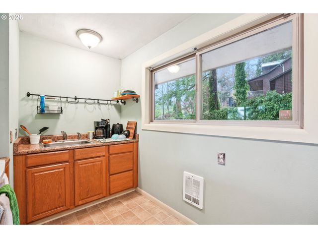 12444 Sw 57TH Ave, Portland, OR 97219