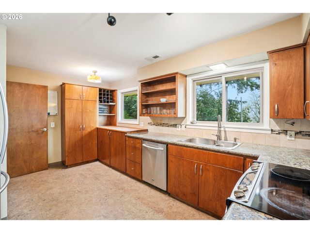 12444 Sw 57TH Ave, Portland, OR 97219