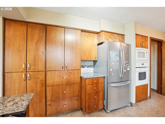 12444 Sw 57TH Ave, Portland, OR 97219