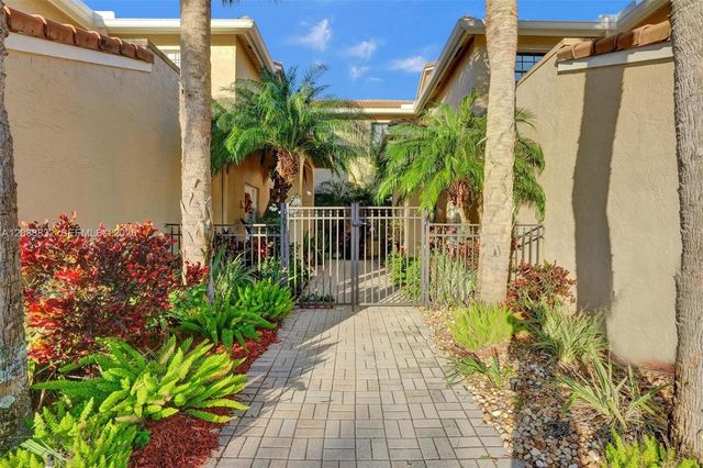 6765 Montego Bay Boulevard E, Boca Raton, FL 33433