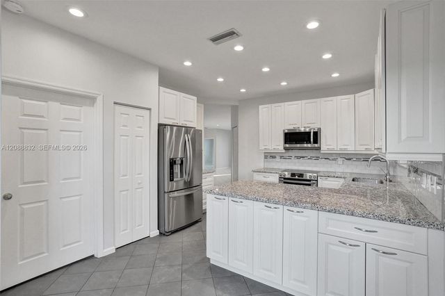 6765 Montego Bay Boulevard E, Boca Raton, FL 33433