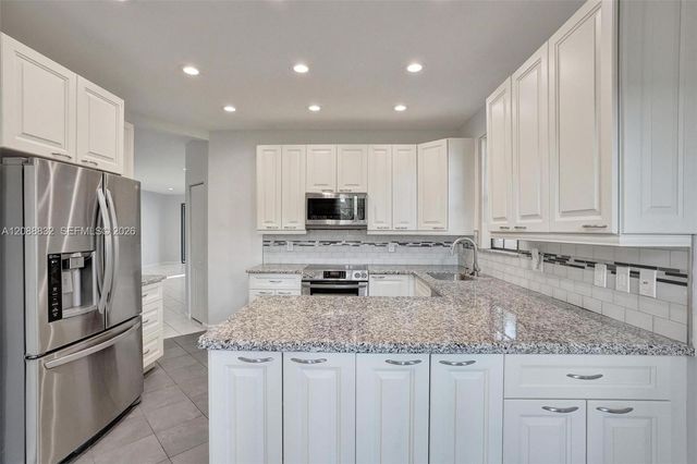 6765 Montego Bay Boulevard E, Boca Raton, FL 33433