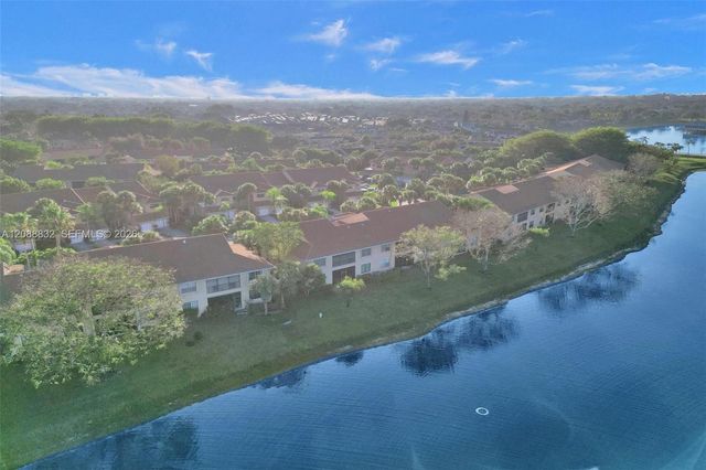 6765 Montego Bay Boulevard E, Boca Raton, FL 33433