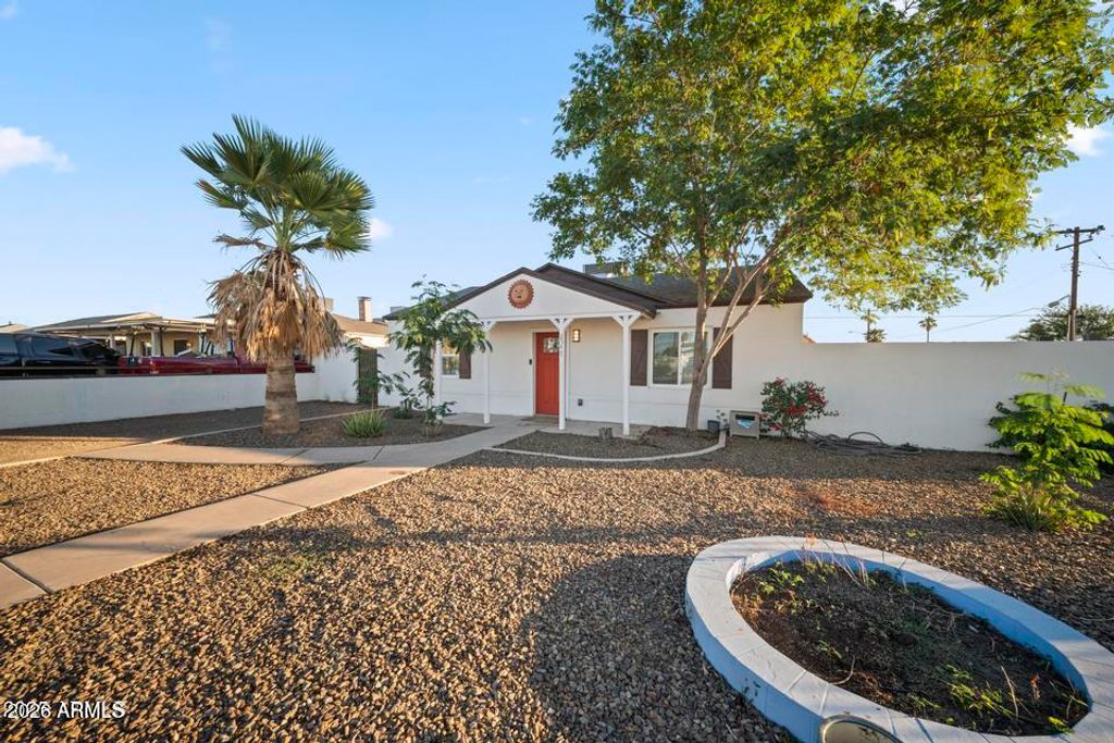 2547 W ADAMS Street, Phoenix, AZ 85009 — photo 2