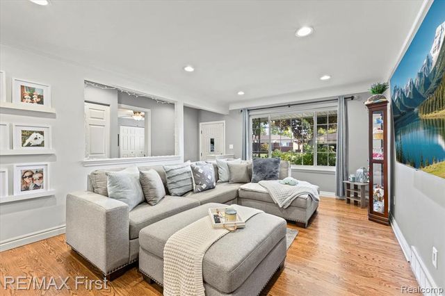 29553 Cunningham Drive, Warren, MI 48092