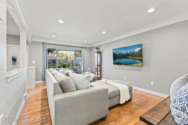 29553 Cunningham Drive, Warren, MI 48092