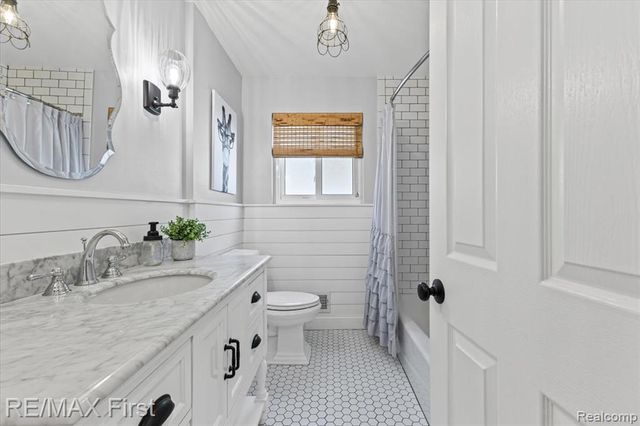 29553 Cunningham Drive, Warren, MI 48092