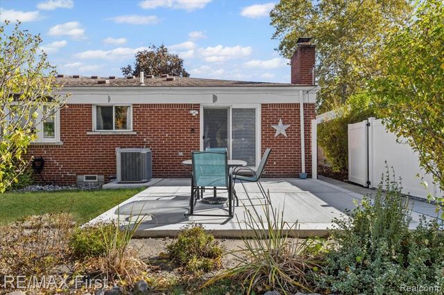 29553 Cunningham Drive, Warren, MI 48092