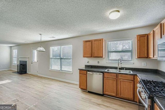 6068 Trotters Circle, Fairburn, GA 30213