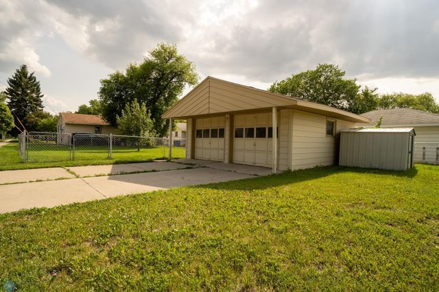 2901 10th Avenue N, Fargo, ND 58102