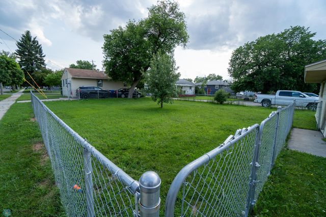 2901 10th Avenue N, Fargo, ND 58102