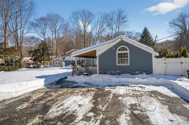 23 Pine Hill Drive, Greenwood Lake, NY 10925