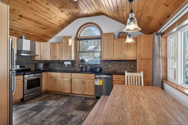 23 Pine Hill Drive, Greenwood Lake, NY 10925