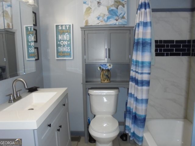 305 S Jackson Street, Hartwell, GA 30643
