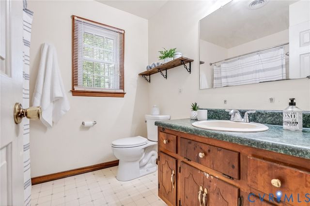 20105 River Rd, Sutherland, VA 23885