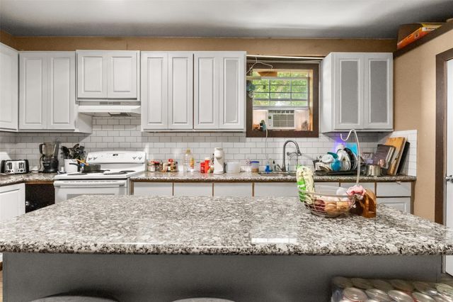 15510 Marek Lane, Guy, TX 77444