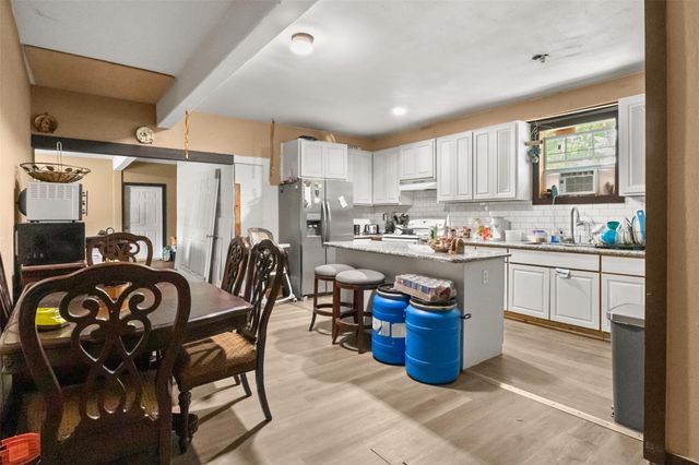 15510 Marek Lane, Guy, TX 77444