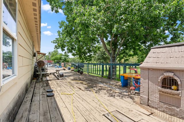 15510 Marek Lane, Guy, TX 77444