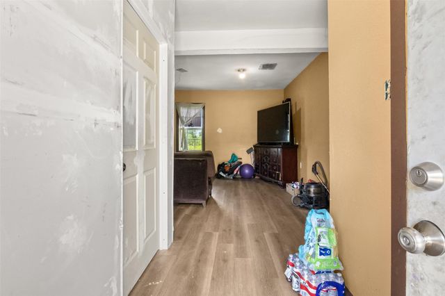15510 Marek Lane, Guy, TX 77444