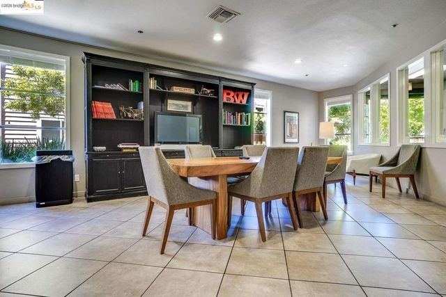 6400 Christie AVE 5209, Emeryville, CA 94608