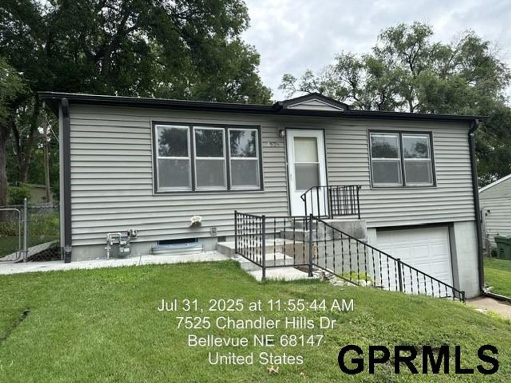 7525 Chandler Hills Dr. Drive, Bellevue, NE 68147