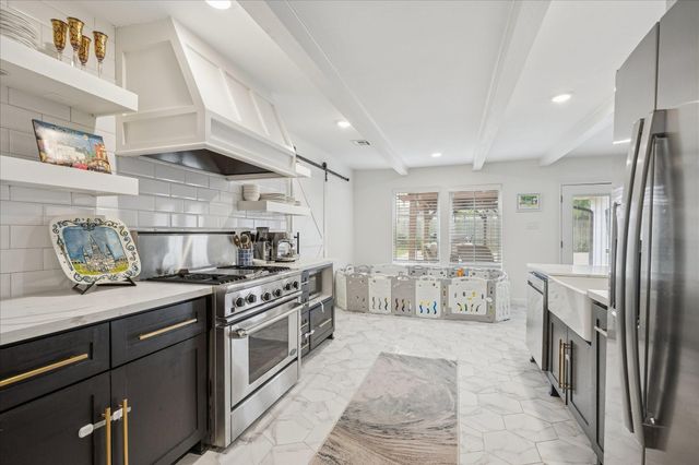 10023 Briarwild Lane, Houston, TX 77080