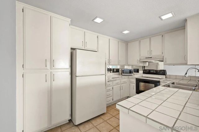 10400 caminito Cuervo 264, San Diego, CA 92108