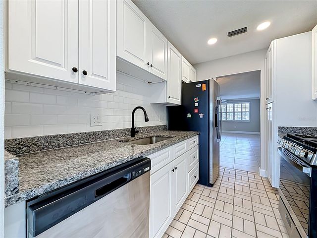 6025 SHORE BOULEVARD S 106, Gulfport, FL 33707