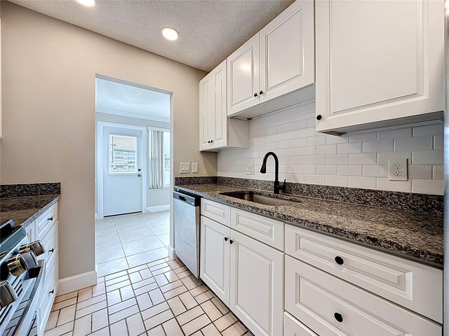 6025 SHORE BOULEVARD S 106, Gulfport, FL 33707