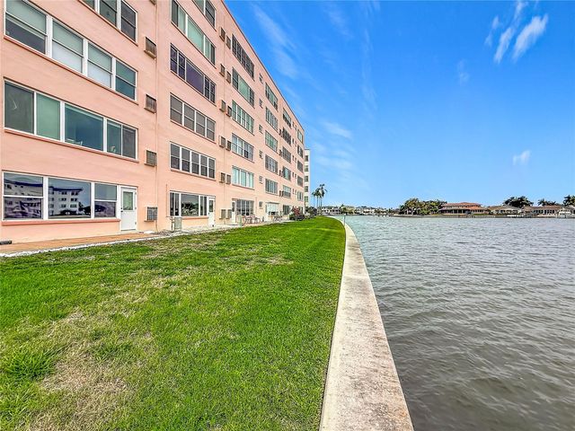 6025 SHORE BOULEVARD S 106, Gulfport, FL 33707