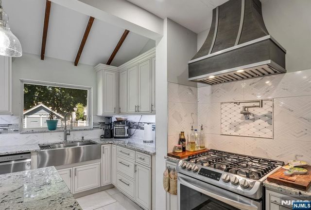 1268 Longfellow Avenue, Teaneck, NJ 07666