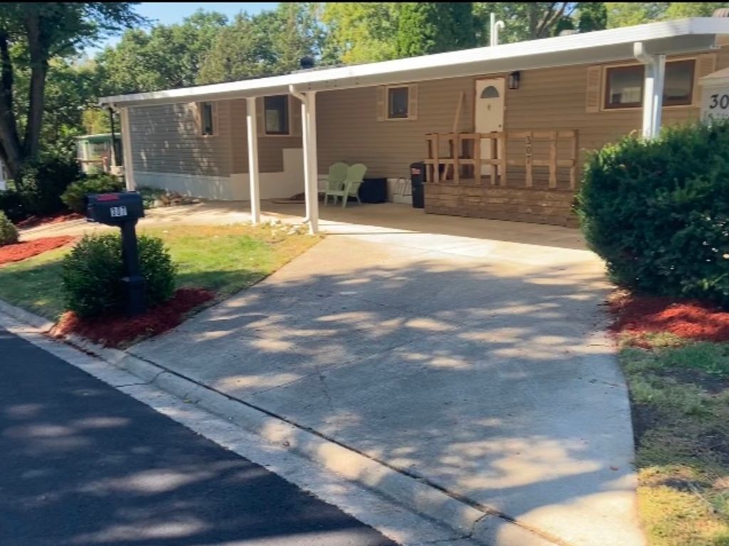 307 Valhalla Circle, Crystal Lake, IL 60014