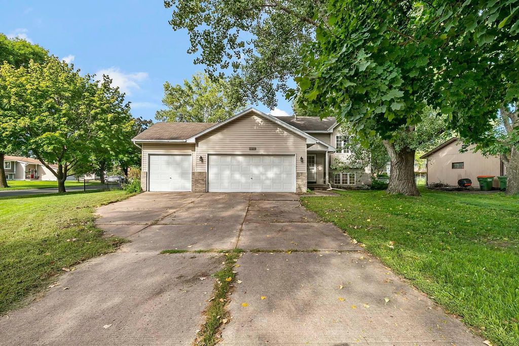 12010 Eagle Street NW, Coon Rapids, MN 55448