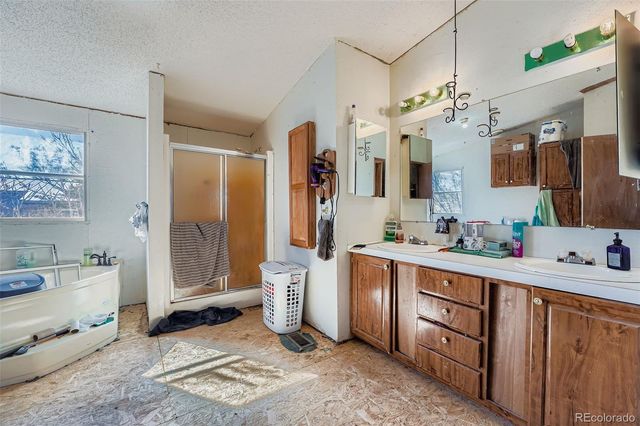 1050 S Dutch Valley Road, Bennett, CO 80102