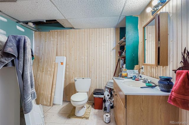 1050 S Dutch Valley Road, Bennett, CO 80102