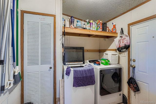 1050 S Dutch Valley Road, Bennett, CO 80102