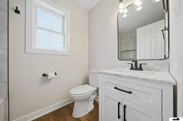 10831 N 136th Street, Waverly, NE 68462