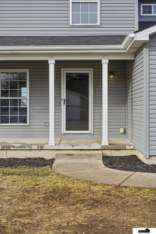 10831 N 136th Street, Waverly, NE 68462