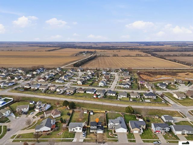 10831 N 136th Street, Waverly, NE 68462