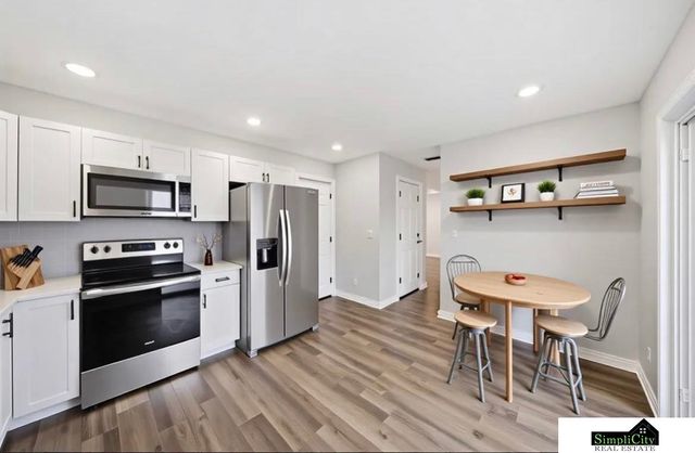 10831 N 136th Street, Waverly, NE 68462