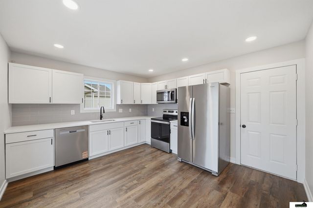 10831 N 136th Street, Waverly, NE 68462