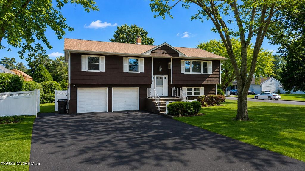 708 Auth Avenue, Oakhurst, NJ 07755