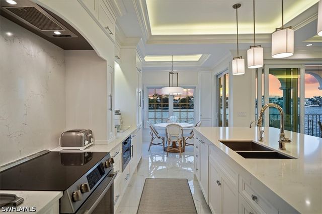 4000 Gulf Shore BLVD N 3300, Naples, FL 34103