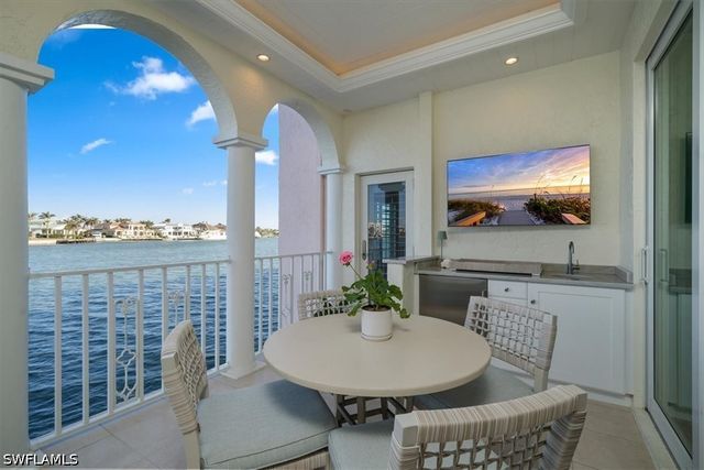 4000 Gulf Shore BLVD N 3300, Naples, FL 34103