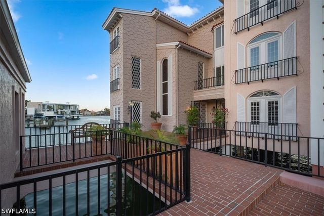 4000 Gulf Shore BLVD N 3300, Naples, FL 34103